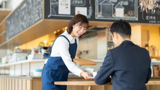 飲食店スタッフ